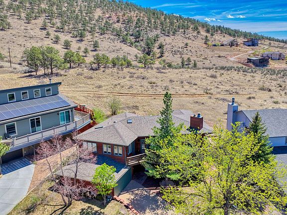 3rd image of 122 Longs Peak Dr