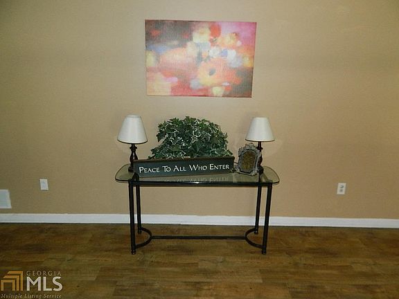 4th image of 2823 Skyland Dr