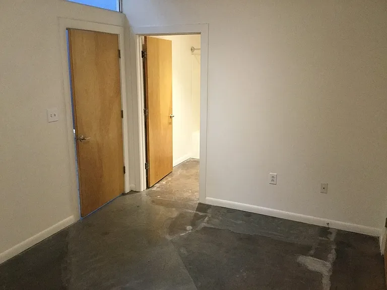 1011 W Marshall St #119 — Photo 12
