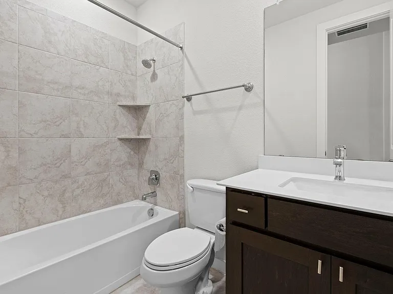 1204 Texas Ash Ln — Photo 32