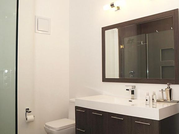 Full Bathroom #2