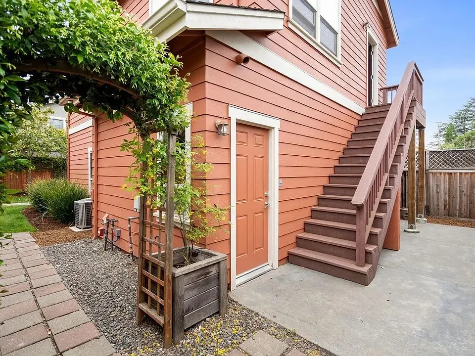 453 San Lorenzo Ct