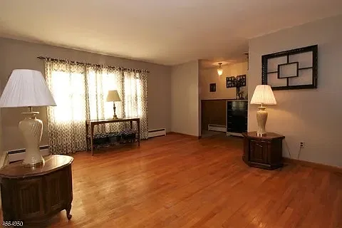 3 bed, 1800 sqft, $3,500 — Photo 2