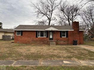 744 Valley Dr, Jonesboro, AR 72401