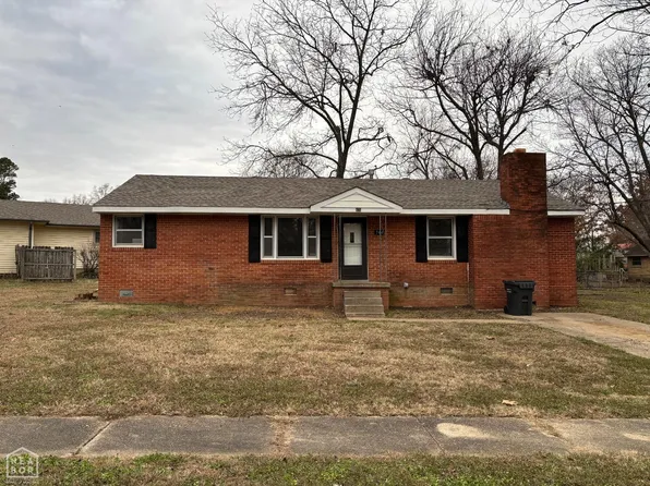 744 Valley Dr, Jonesboro, AR 72401