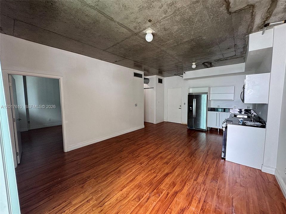 1st image of 690 SW 1st Ct APT 2532