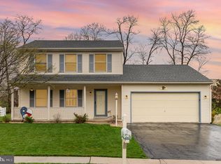 3 Cypress Hollow Rd, Enola, PA 17025