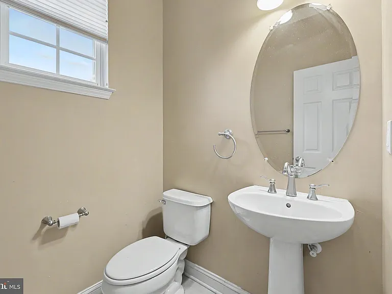 228 Leffler Cir — Photo 33