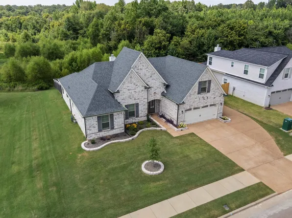 130 Laurel Wood Ln, Oakland, TN 38060