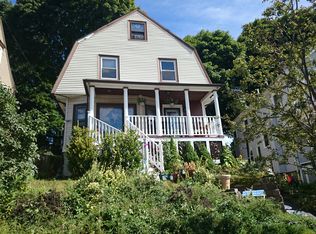 17 Manthorne Rd, West Roxbury, MA 02132