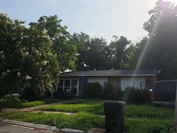 4955 Kendall Dr, New Orleans, LA 70126