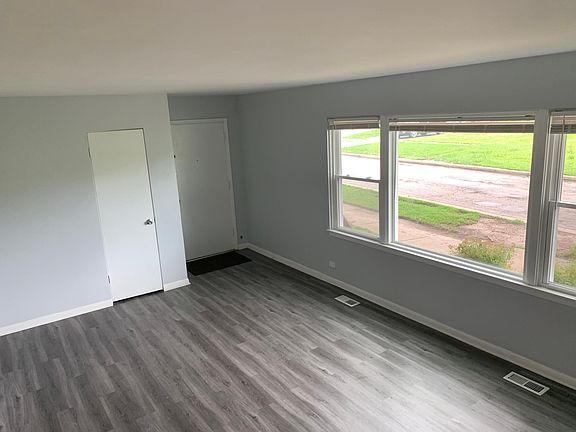 5th image of 1505 N Maywood Dr #1