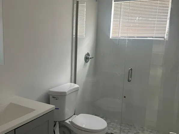 2325 NW 88th St, Miami, FL 33147