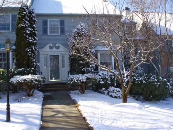 64 Valiant Way, Salem, MA 01970