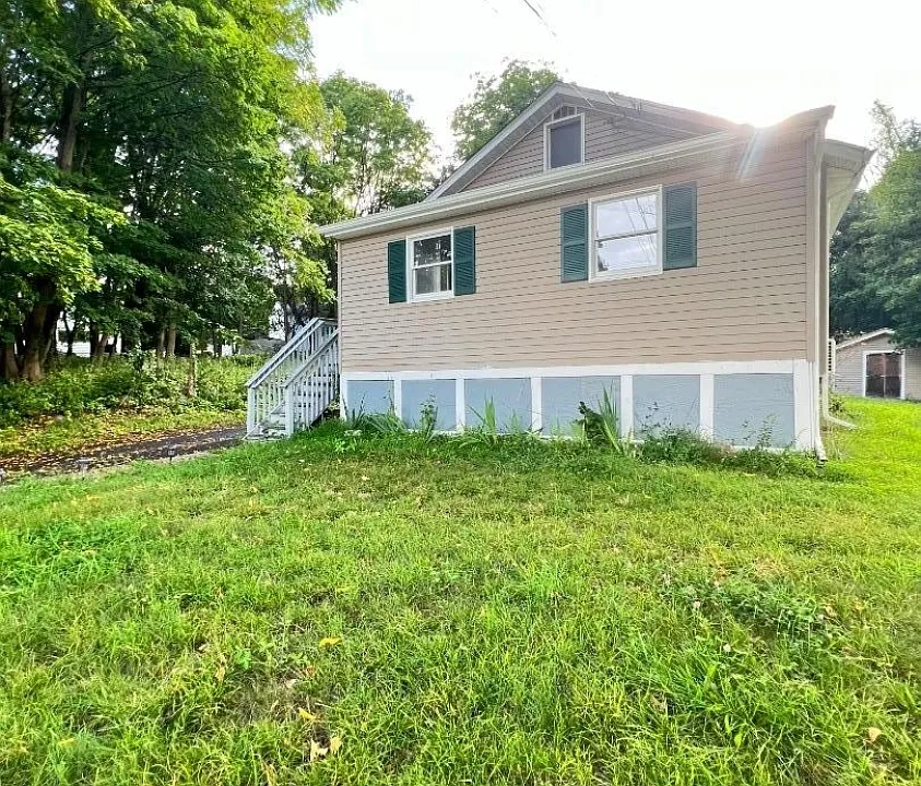 285 Rutherford Ave