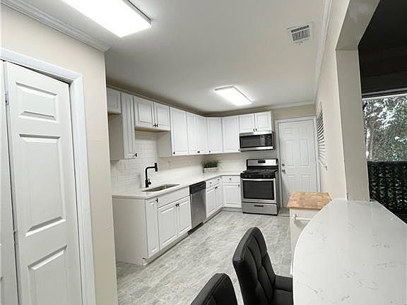 4th image of 346 Carpenter Dr APT 12