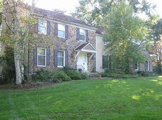 1924 Rochambeau Dr, Malvern, PA 19355