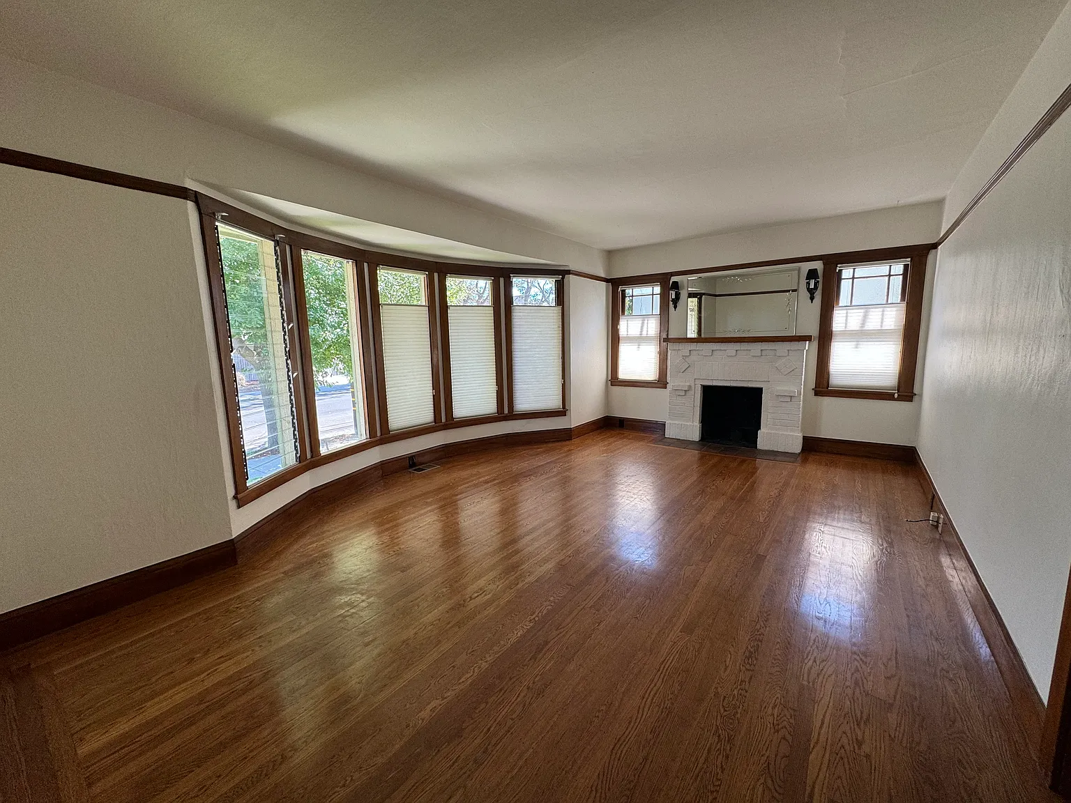 3 bed, $4,300 — Photo 3
