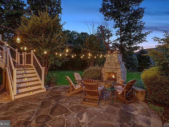 4th image of 43856 Riverpoint Dr