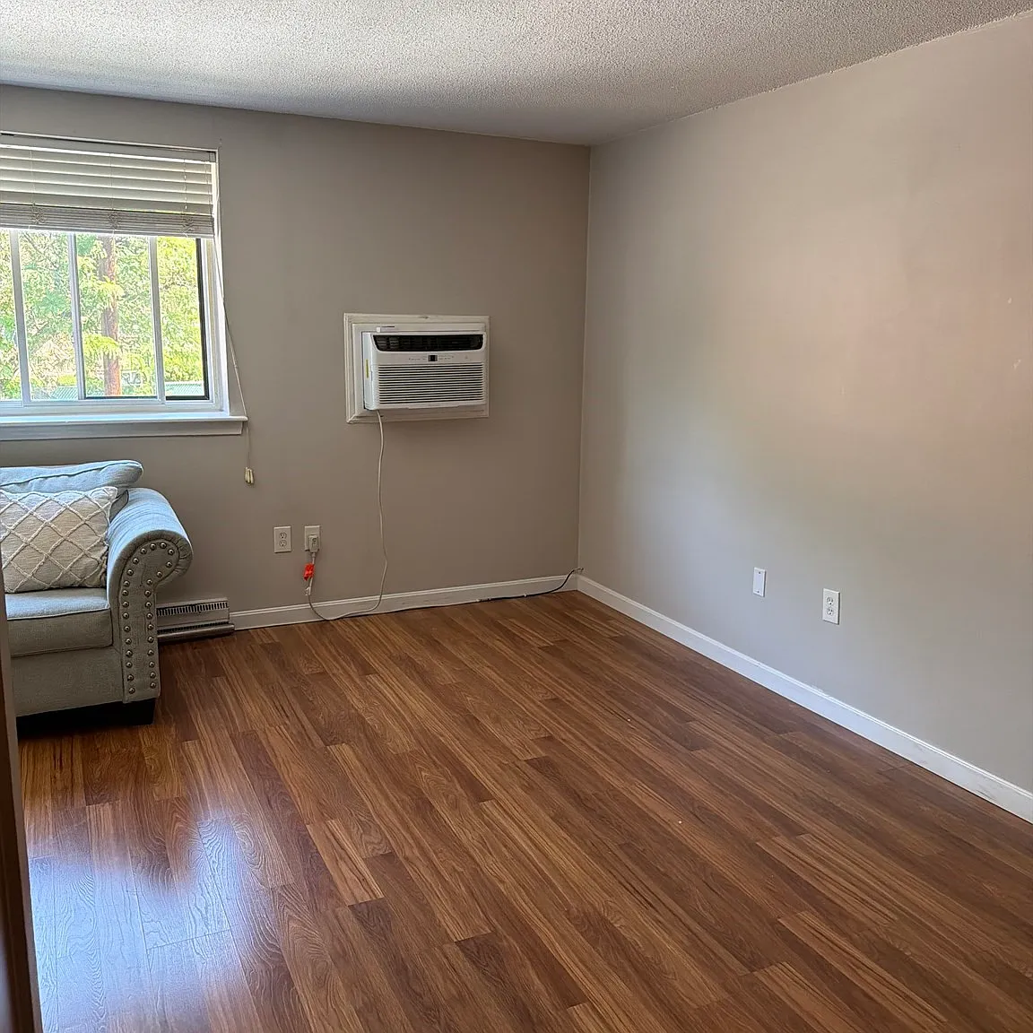 2 bed, 1.0 bath, 760 sqft, $2,300 — Photo 3