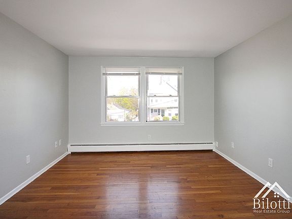 4th image of 5 Chestnut St APT 6