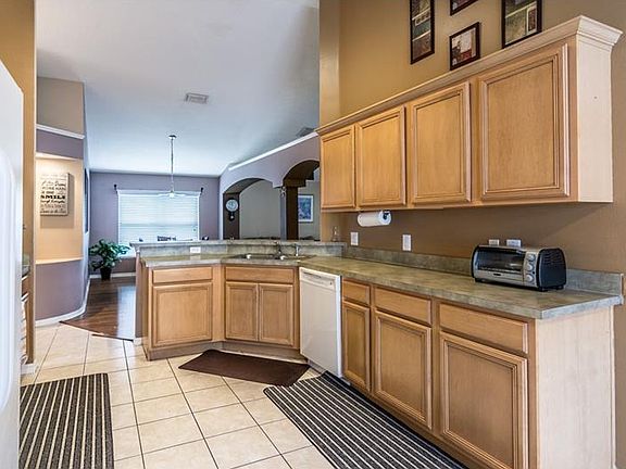 5th image of 6706 Waterton Dr
