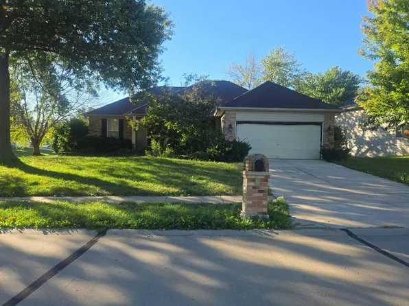 2 Quakers Pl, O'Fallon, MO 63366