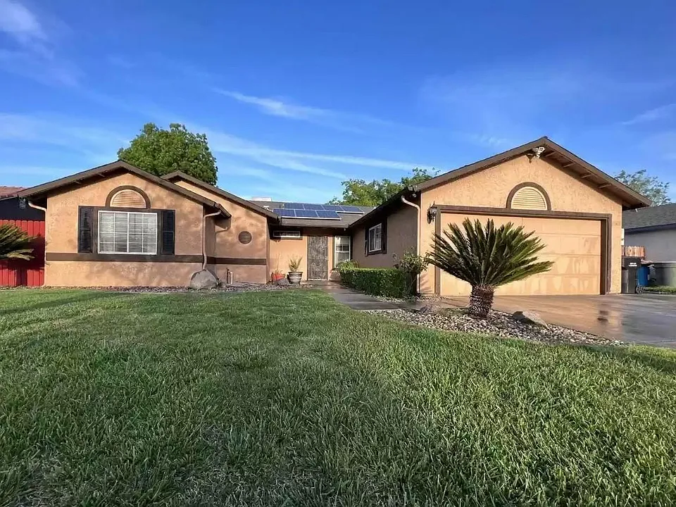 380 Barcelona Dr