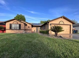 380 Barcelona Dr, Lemoore, CA 93245