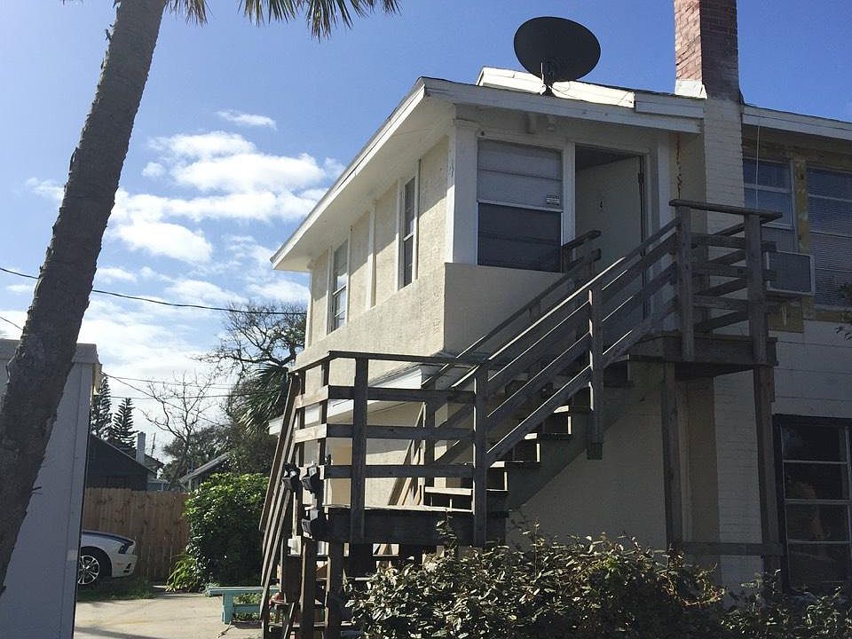 1st image of 124 S Noble St APT 4