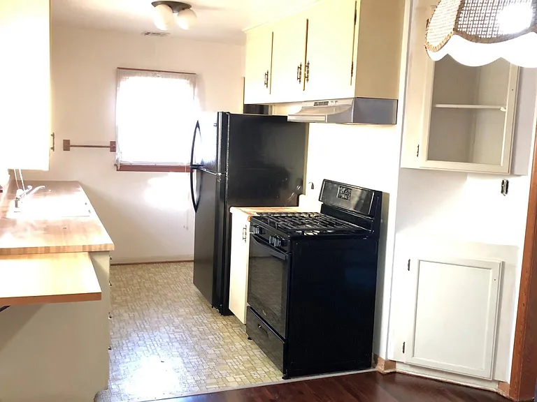 6728 E King St — Photo 3