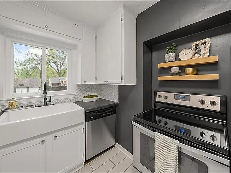 7100 Linden St — Photo 16