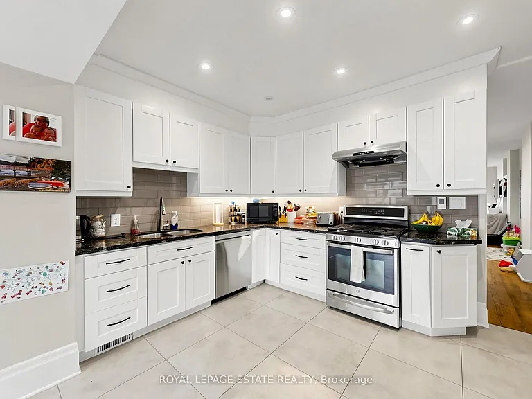 280 Silver Birch Ave — Photo 9