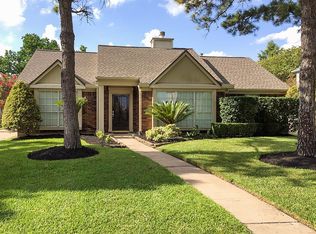 10422 Pearl Dr, Houston, TX 77064