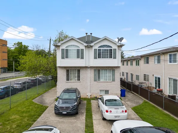 54 Essex Dr, Staten Island, NY 10314
