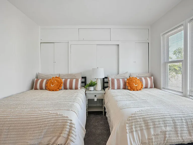 2307 W Verdugo Ave — Photo 21