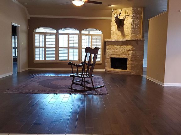 4th image of 15023 Oak Briar