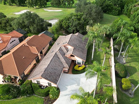 3rd image of 3001 SW Montebello Place