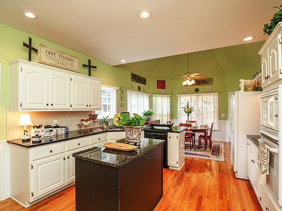 4th image of 2207 Woodridge Trl