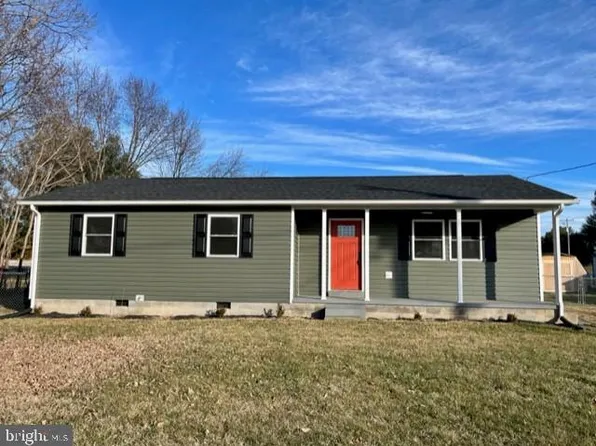 11 E Old Barn Rd, Luray, VA 22835