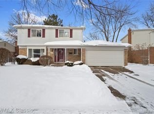 7316 Provincial Rd, Canton, MI 48187