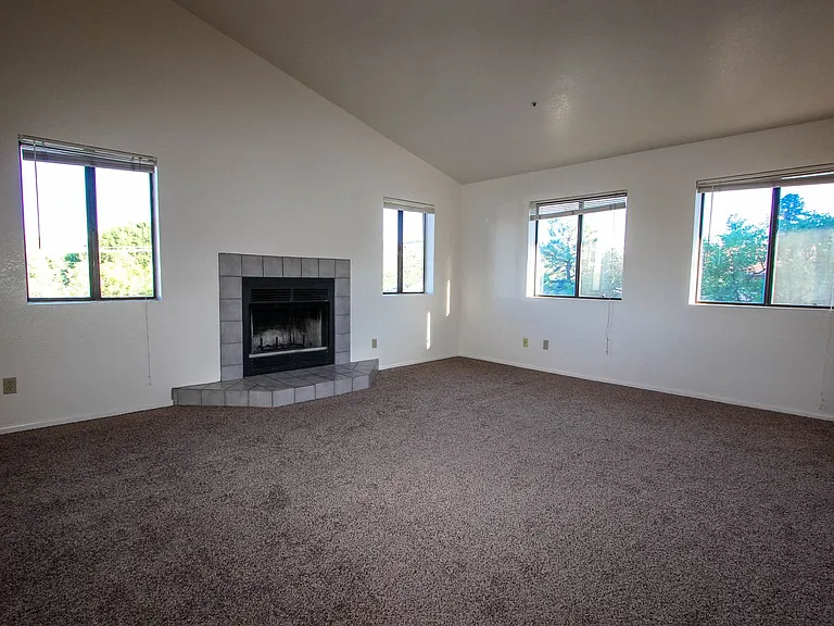 240 S McCormick St — Photo 3