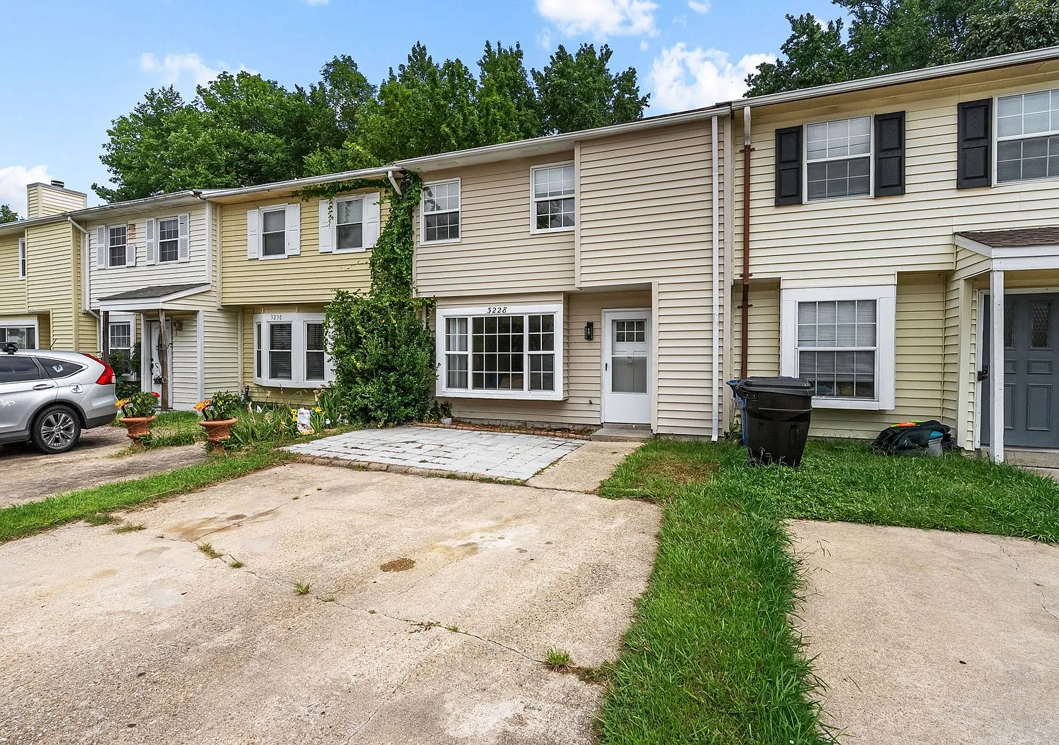 Charming 3-Bedroom Townhome in Virginia Beach. — Photo 3