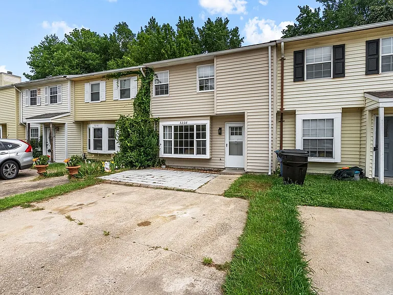 3228 Scarborough Way — Photo 3