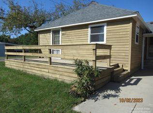 903 E Hamburg St, Pinckney, MI 48169