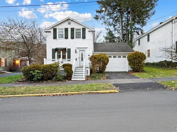 23 Mulberry St, Clinton, NY 13323