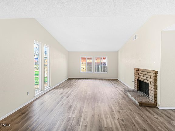 3rd image of 521 W Avenue J14