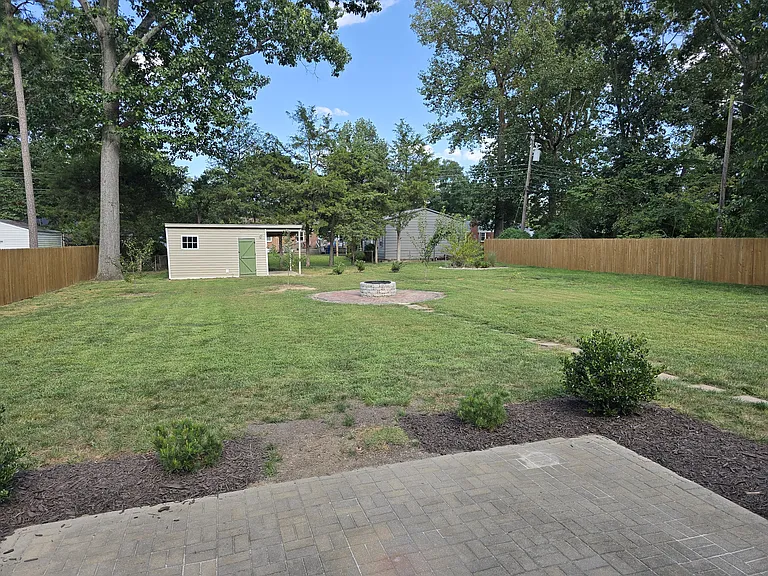 7998 Wynbrook Ln — Photo 32