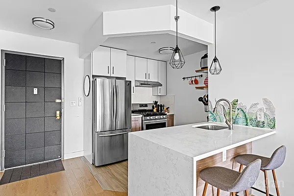 Sold by Elegran | media 3