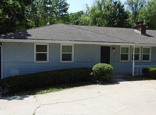 1815 Glenn Hendren Dr, Liberty, MO 64068